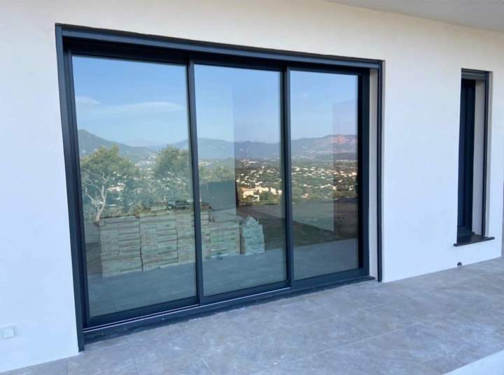 Fabricant de porte aluminium Corse